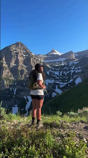 Welcome to my absolute favorite hike in Utah👇 📍 This is Primrose Overlook via Horse Flat Trail on