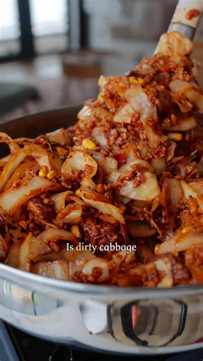 Dirty Cabbage, made entirely from plants. Food from the soil, into a pan. 💛