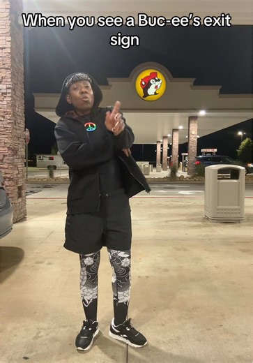 I never like to stop but for Buc-ee’s 🤷🏾‍♀️Letssss go!😁 #bucees #foryoupage #viral #wham #fyp