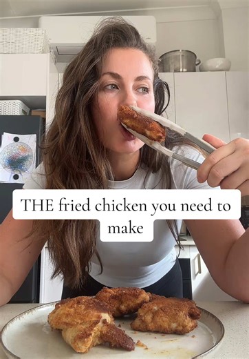 This is my fave way to eat chicken at the moment. It’s bloody amazing #friedchicken #healthyrecipe #cookwithme