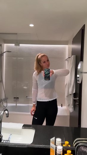 Sabine Lisicki (@sabinelisickiofficial)’s videos with som original - Naldo Silva Dj aka Hipinozze