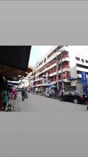 This is the Onitsha Main Market, Anambra State, Nigeria 🇳🇬 This is one of the oldest and biggest markets in West Africa if not the entire Africa. This market has produced so many other markets. In their market slang, they said that anyone that passes through the ‘Univeristy’ of Onitsha Main Market can survive anywhere in the world. The market is situated on the bank of the River Niger. It is also one of the hubs for Nigeria’s Igbo apprenticeship system that said to be the largest business incu