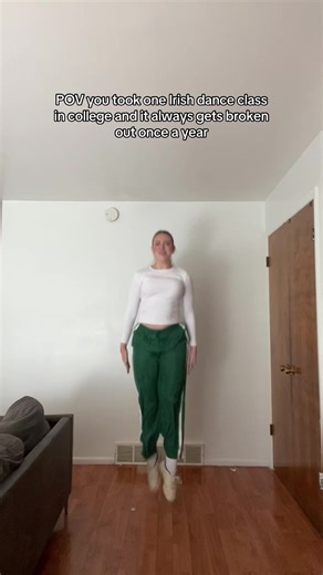 It’s actually so fun tbh but gave me shin splints #irishjig #stpaddysday #greenootd #pinchme #dancertok
