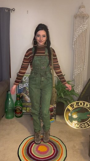 Styling Overalls: Vintage Vibes and Outfit Ideas