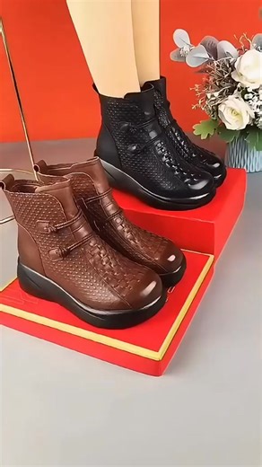 【Wiosenna Moda 2025】👢 Boty damskie vintage 35-40 z bocznym zamkiem! 💥 Boczny zamek – łatwe zakładanie, koniec z wysiłkiem 💥 Mega miękka podeszwa – specjalna wkładka amortyzująca, jak chodzenie po chmurach 💥 Uniwersalny styl vintage – idealne do jeansów, spodni i spódnic 🛒 Kup teraz! | Yeelen