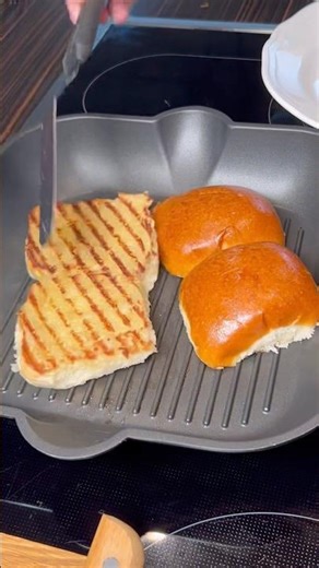 Man‘s buttered buns vs woman’s buttered toast #shorts #TeamMarietta