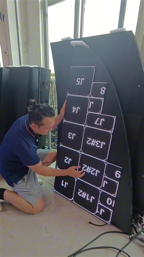The "puzzle piece" for creating a curved visual feast.🪡 💥 Small Panel of Flat Arc LED Screen: Hard-Structured Curved Splicing Unit, Creating Immersive Vision for Stages, Commercials & Exhibitions, Durable Material with Stable Image Quality! For any questions or if you wish to purchase, please contact us.💕 ☎️WhatsApp: 18145725775 🕸️ https://cmxleds.com #whaley #ledscreen #ledfactory #ledpanel #ledmotor #ledwall | Whaley ledscreen