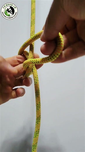 Two Fingers and Done – Butterfly-Style Mid Loop Knot