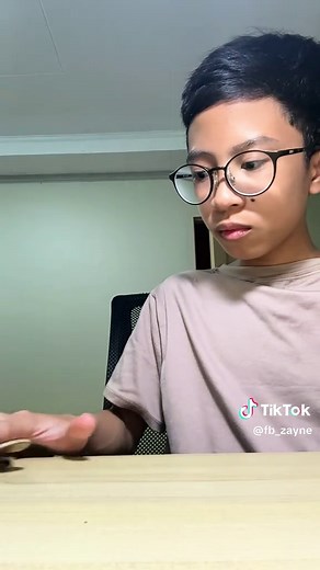How to Kickflip on a Fingerboard! #fingerboard #foryou #kickflip #viral