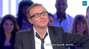Philippe Besson, écrivain et animateur de l’émission culte Paris Dernière sur Paris Première, est l’invité de Thierry Ardisson. Il évoque son dernier roman "Retour parmi les hommes", un récit poignant qui explore avec finesse les grandes questions de l’identité et des relations humaines. L’entretien est aussi l’occasion de revenir sur son expérience en tant que présentateur de Paris Dernière, une émission iconique qui capte l’esprit nocturne et insolite de la capitale. > Salut Les Terriens ! | C