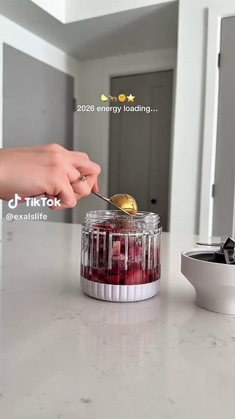 2026 is officially now loading 🍋‍🟩🐆🌞⭐️ #2026 #newyeargoals #wellnesstok #cleangirl #corporatelife