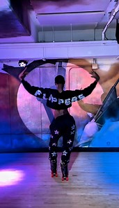 LARONBEST The New Diva🤩🖤 #laronbest #laron #rollerskating #vogue #larongigger #vogueonskates #wtp #teyanataylor #trendingreelsfb #dance #FlippersWorld | Laronbest