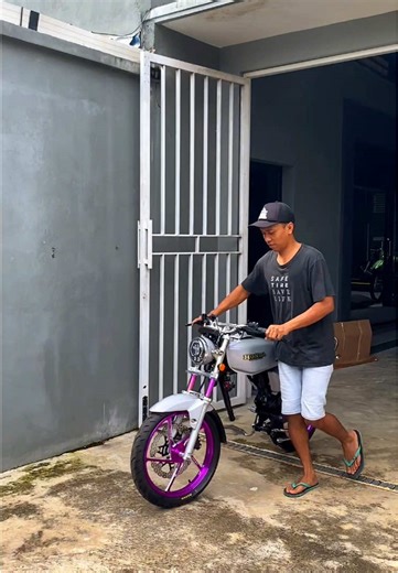 Om Rais Pangestu Bekasi 🤩 Sudah berangkat ya om, tinggal tunggu mendarat dirumah info mahar dan pemesanan bisa langsung gasss japri minin ya boskuu 🫶🏼 . • admin bengkel 082232228663 • alamat bengkel : dsa. tembokrejo, kec. gumukmas, kab. jember, 68165 • G-Maps : perahu layar motor #CapCut #gl100 #gl100indonesia #glcepek #herexjatim