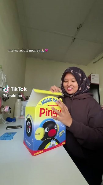 my childhood memories restored 🥹💗 nyomell!! #martube #pingu #speakerbluetooth @martube_official