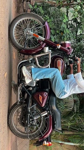 the bro inside me🌝 #fypシ #trending #memes #memesdaily #growth #viral #royalenfield #bike