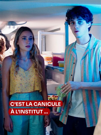 Toutes les solutions sont bonnes pour se rafraichir 😂 🧑‍🍳 Ici Tout Commence du lundi au vendredi à 18H30 sur @tf1 Tous les épisodes en streaming sur @tf1plus 👀 Le prochain épisode en avant-première sur TF1 #IciToutCommence #OnRegardeQuoi