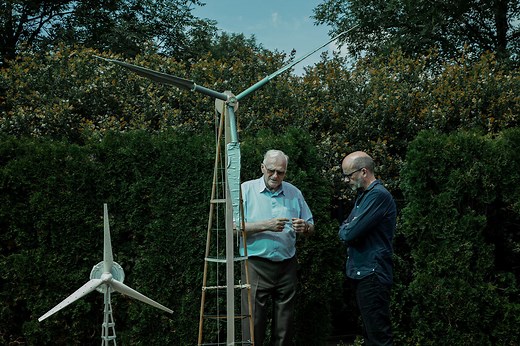 Este prototipo de aerogenerador promete más altura, eficiencia y energía. Su creador: un jubilado de 92 años