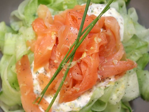 Tagliatelles de concombre au saumon fumé