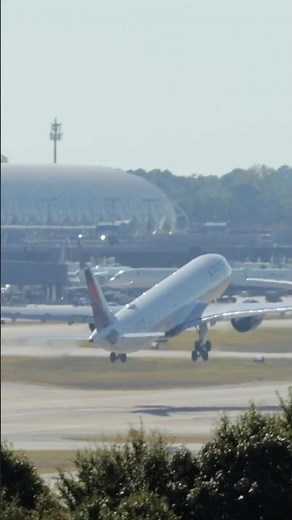 Watch this Powerful Delta A330-900 Neo Takeoff at ATL! 🛫