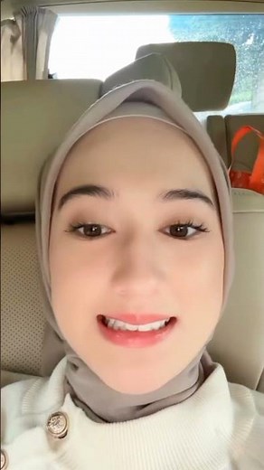 Laura Moane Wearing Hijab… Masha Allah, She's Beautiful!