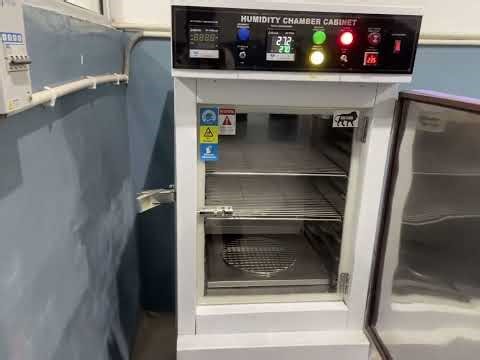 Humidity chamber to maintain the humidity of specimens in civil engineering