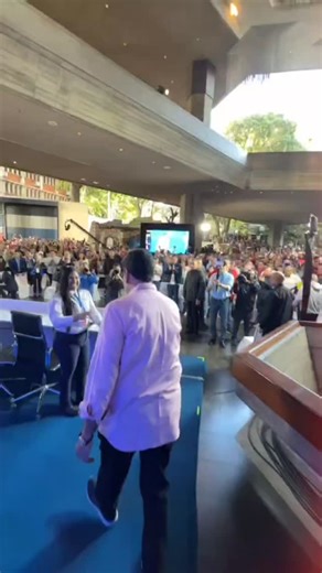 Osbel Rodriguez on Instagram: "Jamás en la historia del movimiento obrero y sindical de Venezuela hubo un proceso más democrático, participativo y de mayor poder para el trabajador y la trabajadora. ​Debemos saber qué pasos dar de aquí en adelante para consolidar el Proceso Popular Constituyente Originario del país. ¡Esto ha sido único y extraordinario! ¡Que viva el Congreso Bolivariano del Poder Originario!"