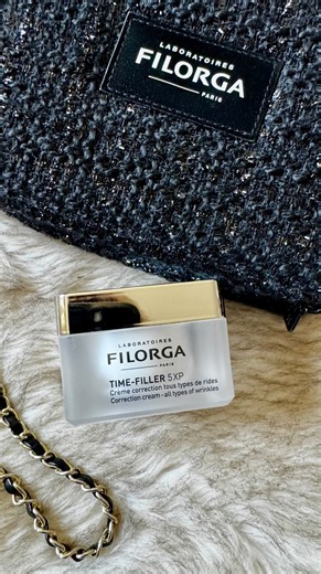 CATHY Midlife fashion &lifestyle inspos on Instagram: "🖤IMPOSSIBLE de se tromper ! TIME-FILLER 5XP de @filorga_france est LE soin anti rides inspiré des injections de toxine botulique ( botox) . 🖤 Grace à ses actifs, il lisse tous les types de rides y compris celles du cou, hydrate en profondeur et croyez moi c’est vérifiable ET c’est réel . 🖤D’ailleurs il a été classé n1 des soins anti âge par le magazine @ufcquechoisir 🖤 Franchement c’est un vrai bonheur et des résultats réels, j’ai toujou