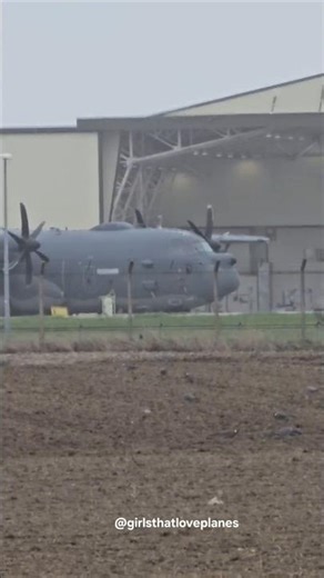 Silent Knight Radar MC-130J at RAF Mildenhall.Rare one for us to see.#mc130 #usaf #lockheedmartin