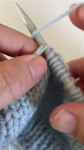 Learn your first knit stitch 🥰
