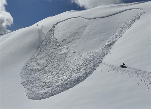 Snowmobilers Narrowly Avoid Massive Avalanche