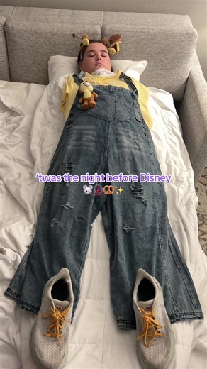 This is exactly how we sleep 😴 🛏️ #disneyworld #trending @Greta @Bethany 🎨