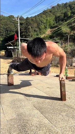Kung fu is the result of long-term grinding and accumulation. #core strength #muscular arms