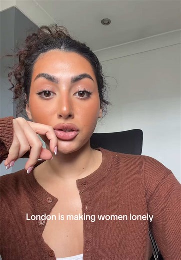 Girls-Only Candle Decorating Event in London