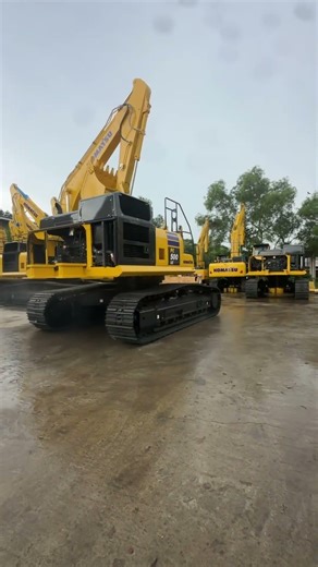 PC500 in transport mode! 🚜💨 #Komatsu #Shorts #heavymachinery