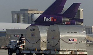 US parcels giant FedEx makes £3.2bn takeover bid for rival TNT Express