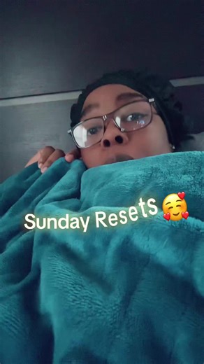 Hair tied, chilling with no make up on 🥰 #happysunday #blessed #chilling