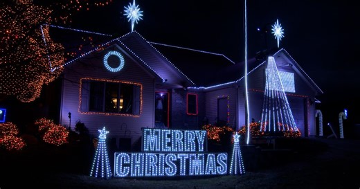 Janesville man's extravagant Christmas lights raise funds for humane society