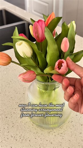 💐 Incredibly realistic tulips but they're actually artificial - who'd have thought!? Our real touch artificial tulips are permanently set in artificial water in a ribbed glass vase We LOVE flowers and believe that they shouldn't come with an expiry date. So, we made florals that last FOREVER. 💐 Our real touch florals don't die 🌱 There's no maintenance 😊 No upkeep 📮FREE SHIPPING on orders $150 Come and shop your favourite arrangement today 👉 www.foreverflowering.com.au | Forever Flowering