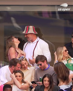 Taylor Swift & Travis Kelce rocking out to The Darkness 🎸 | US Open Tennis Championships
