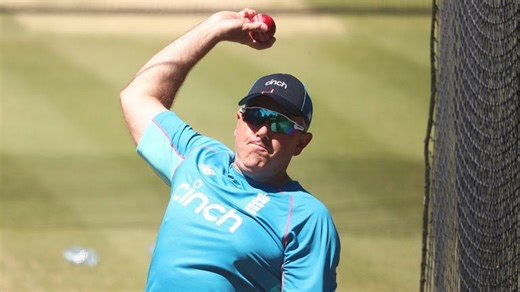 Gary Kirsten: England job of interest to former India and South Africa coach if role is limited to Test cricket