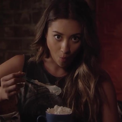 the funniest cast😂 #prettylittleliars #prettylittleliarsedit #pll #plledit #plledits #pllcast #shaymitchell #lucyhale #troianbellisario #ashleybenson #jannelparrish #bloopers #fyp