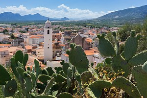 Orosei, non solo mare: alla scoperta del centro storico, della natura e dei suoi segreti
