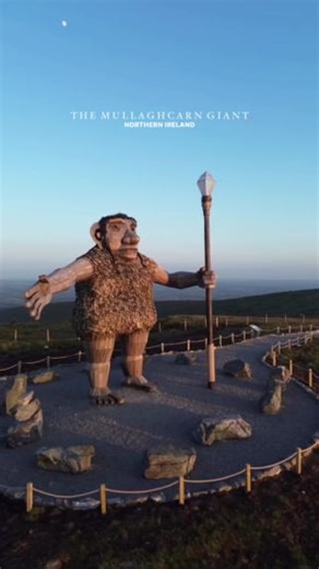 The Giant on the Cairn, as the locals lovingly call him, is a larger-than-life surprise awaiting hikers at the summit of Mullaghcarn Mountain in County Tyrone, Northern Ireland. 📍 Mullaghcarn Mountain, County Tyrone 📸https://www.instagram.com/momentswithjamie/ | Tourism Ireland