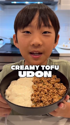 Easy Peasy Jordan on Instagram: "We’ve been seeing different renditions of a Creamy Tofu Udon and Mapo Udon so we gave it a try! Honestly, it wasn’t bad and definitely friendly for lactose intolerant people like me 😉 What you need: 2 packs Udon For the Pork 1 lb ground pork 3-4 garlic cloves 1-2 stalks Green onion 1/2 tsp sugar 1 tbsp Soy sauce 1 tbsp Black vinegar 1 tbsp miso 1 tbsp sake 1 spoonful chili oil 1/2 tsp salt 1/2 tsp msg (optional) For the Tofu 10oz Soft tofu 1/4 cup Almond milk (o