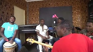 Katelele Ching'oma ndi John Fire ati anabwela kudzasayiza. Ati masewela (watch full clip here https://www.youtube.com/channel/UCjH_jY2H4MRSiQOfT5EOdYQ ) | Mikozi Creative Studios