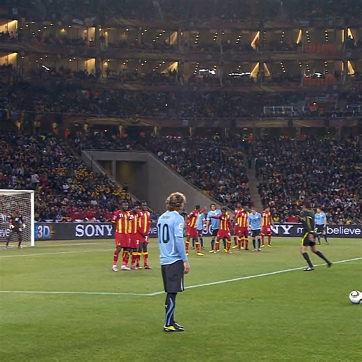 Vintage Forlan ☄️🇺🇾 #FIFAWorldCup | FIFA World Cup