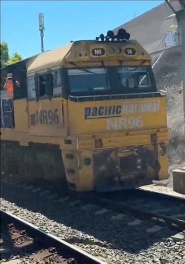 The Newcastle Flyer Passes 7BM4 #trains #trainspotting