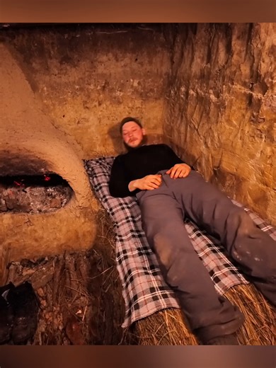 Building a Hidden Dugout Under a Stump | Bushcraft Survival Shelter