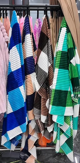 【🚀 TY HKS4-EL High-Speed Warp Knitting Machine: From Production to Perfect Fabric! 🎬】 Watch the complete journey of textile excellence! This real customer site video showcases our TY HKS4-EL high-speed warp knitting machine in action, followed by stunning finished fabric results that speak for themselves. 🔥 Why TY HKS4-EL Stands Out: ✅ High-Speed Precision Knitting ✅ Advanced Electronic Control System ✅ Consistent Quality Production ✅ Proven Reliability in Real Operations 📹 Video Highlights 