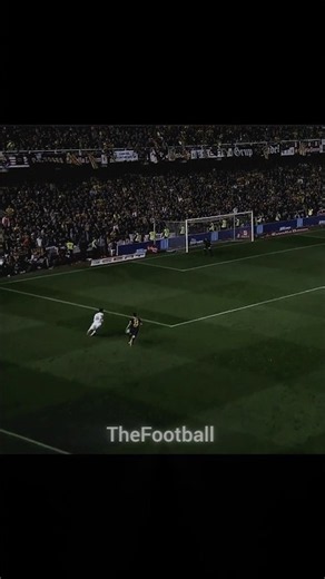 When Bale Destroyed Barcelona with Pure Speed! ⚡⚽